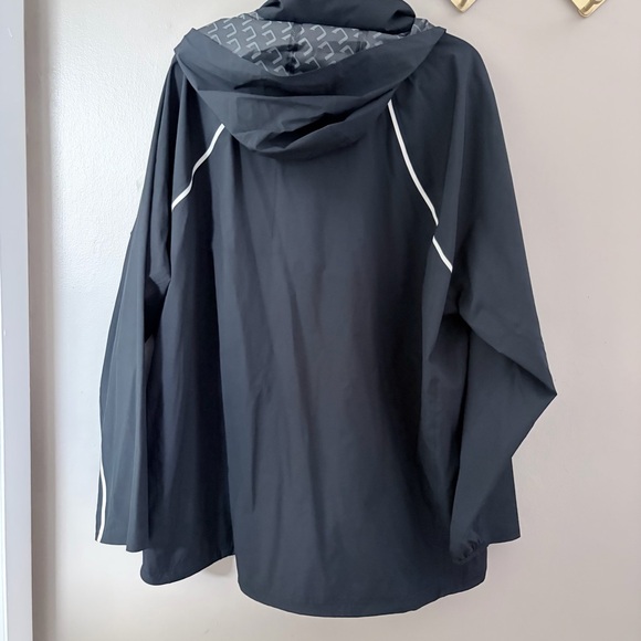 Huk Men's Black Windbreaker Jacket - Picture 8 of 10